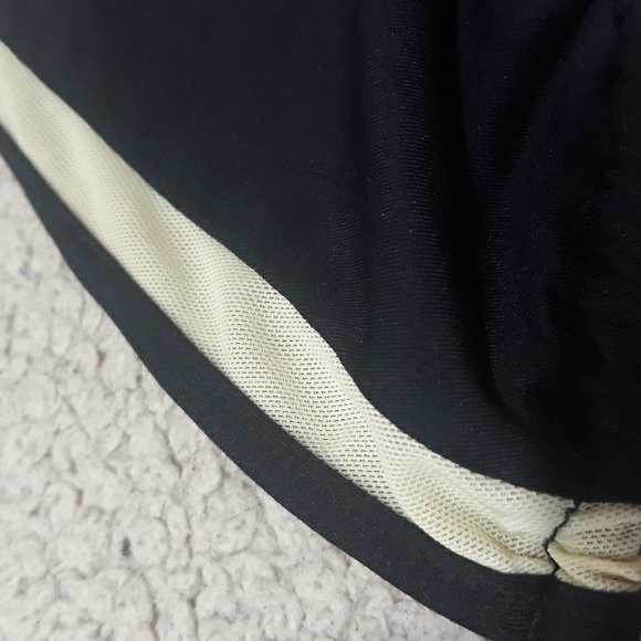 L Space black triangle bikini top size XS - Picture 3 of 6